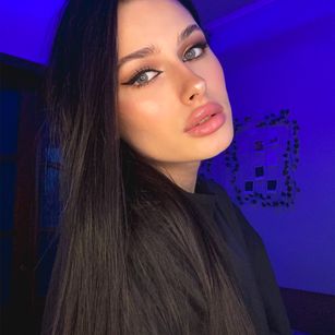 Model - LisaPlase Hot