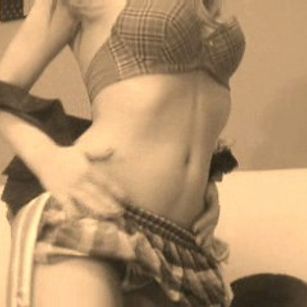 Model - Belinda 1