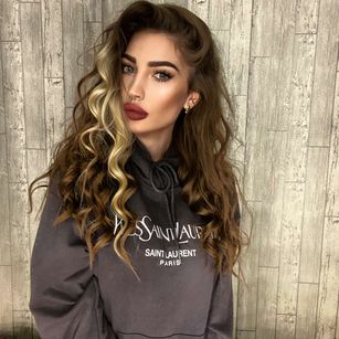 Model - Vanilla kinky