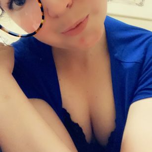 Model - Miss Aria boobs