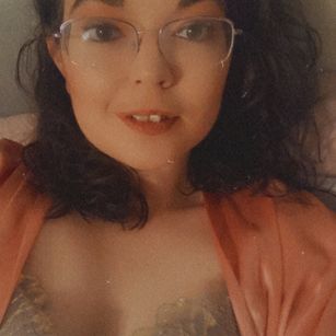 Model - Miss Aria mistress