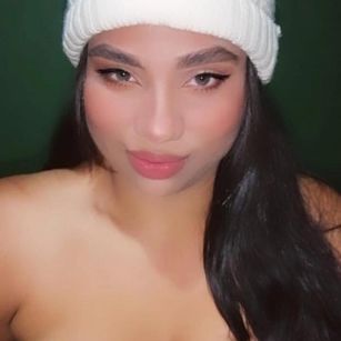 Model - Camy atm