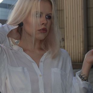 Model - Sky dildo