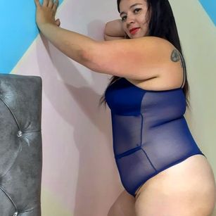 Model - MiiaRoose sexanal