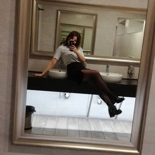 Model - LeilaLuna longlegs