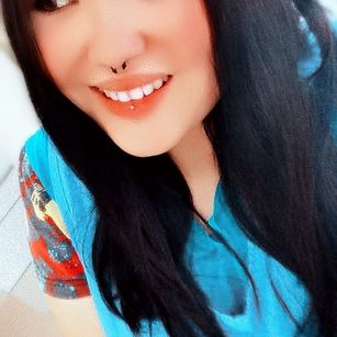 Model - Laradark bigtits