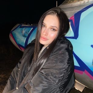 Model - LisaPlase beautiful