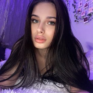Model - LisaPlase blowjob
