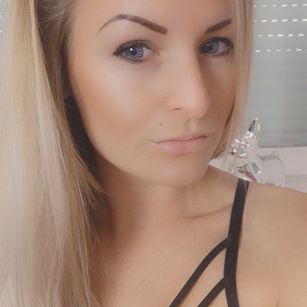 Model - PaigeEvans squirt