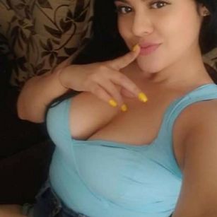 Model - daissydiamond heels