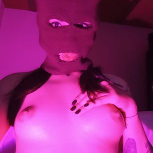 FEET ADDICTION femdom Model - FEET ADDICTION femdom