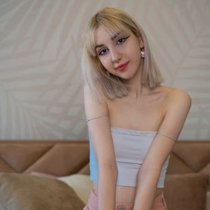 Model - MisoSoup feet
