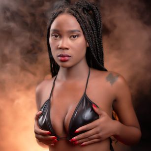 Model - yudi colombian