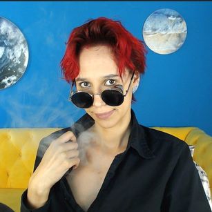 Model - RavenaMagic striptease
