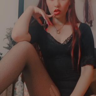 Model - Monica squirt