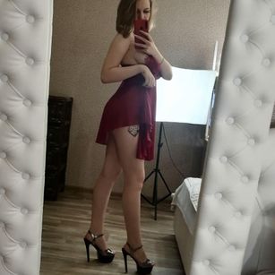 Model - sara_prettyy77 lick