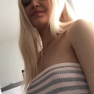 Model - AlexiaPurple smalltits