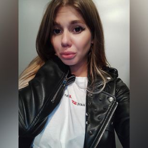 Model - HolyXJulie fetish