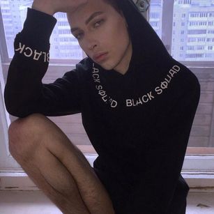 Model - Andy biglips