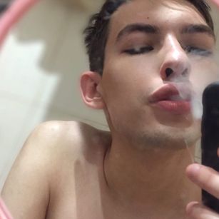 Model - Andy Vers