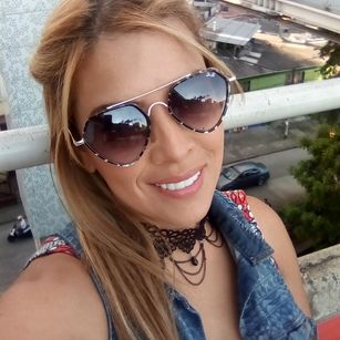 Model - lucymanizales cum