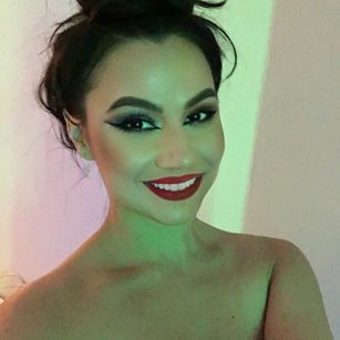 Model - Daciana Negri shaved