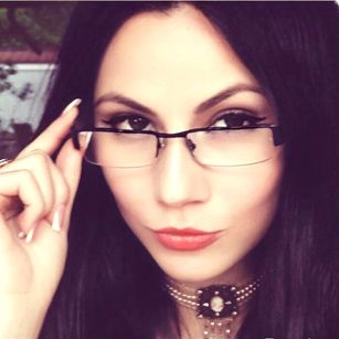 Model - Daciana Negri longhair