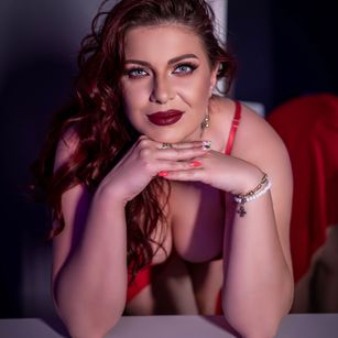 Model - QueenNatasha fetish