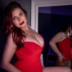 Model - QueenNatasha milf