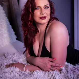 Model - QueenNatasha redhead