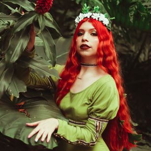 Model - Ela Bellerose cum