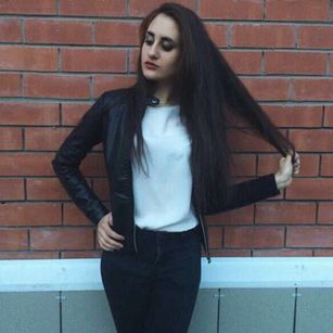 Model - Anisa_Sea 1