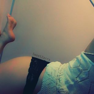 Model - SweetZarra sensual