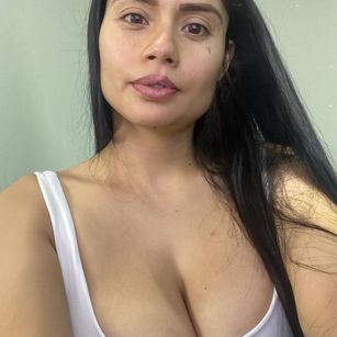 EinnynTaix latina Model - EinnynTaix latina