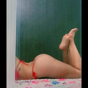 Model - Sofia hot dirty