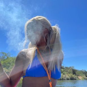 Model - Lex Loves blonde