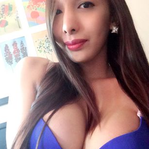 Model - Paola Gee 8