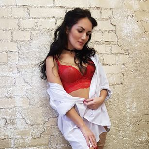 Model - TessaPosh bigboobs