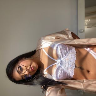 kymAndLana pies Model - kymAndLana pies