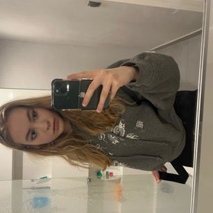 Model - AnyAmaazzy dance