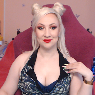 Model - Miss Lexy Gold heels