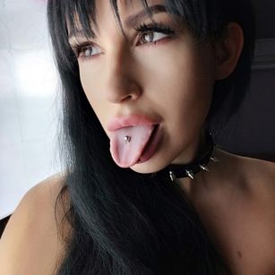 Maxi Lipz bigboobs Model - Maxi Lipz bigboobs