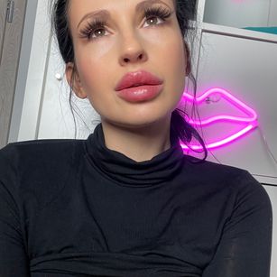 Maxi Lipz joi Model - Maxi Lipz joi