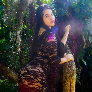 Model - Sophi 6