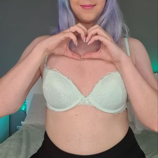 Model - TheTrixy dildo