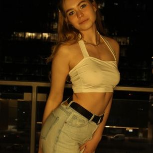 Model - AnyAmaazzy legs