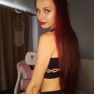 Model - Agata Bryant toy