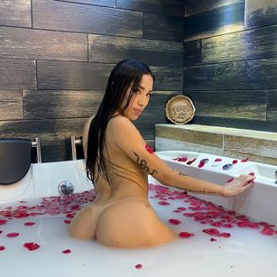 Model - KylieWhite humiliation