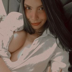 Model - DeuxGold mistress