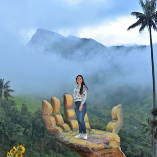 Model - Iris Moira teen